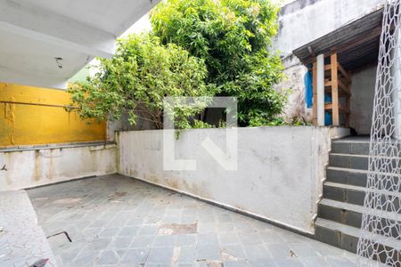 Casa para alugar com 200m², 3 quartos e 8 vagasQuintal