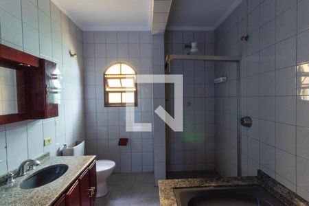 Casa para alugar com 200m², 3 quartos e 8 vagasBanheiro da Suíte
