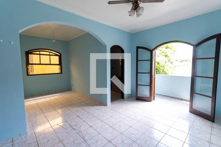 Casa para alugar com 200m², 3 quartos e 8 vagasQuarto Suíte