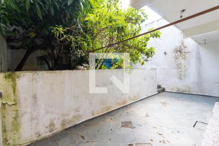 Casa para alugar com 200m², 3 quartos e 8 vagasQuintal