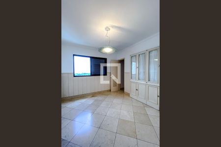 Apartamento para alugar com 218m², 6 quartos e 4 vagasCopa