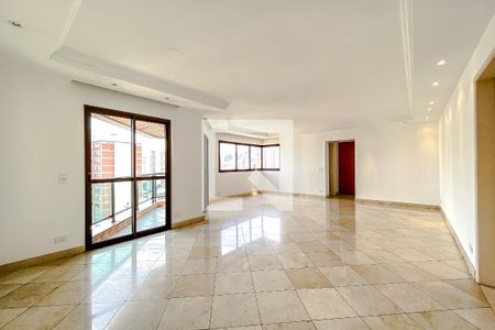 Apartamento para alugar com 218m², 6 quartos e 4 vagasSala