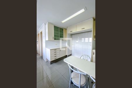 Apartamento para alugar com 218m², 6 quartos e 4 vagasCozinha