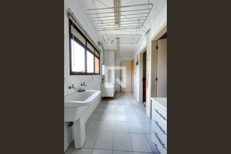 Apartamento para alugar com 218m², 6 quartos e 4 vagasÁrea de Serviço