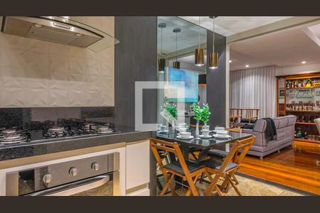 Apartamento à venda com 280m², 4 quartos e 2 vagasCozinha