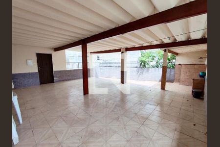 Casa à venda com 286m², 4 quartos e 2 vagas Casa à venda com 286m², 4 quartos e 2 vagasTerraço