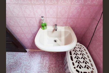 Casa à venda com 286m², 4 quartos e 2 vagas Casa à venda com 286m², 4 quartos e 2 vagasBanheiro Social