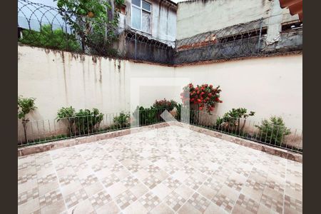 Casa à venda com 286m², 4 quartos e 2 vagas Casa à venda com 286m², 4 quartos e 2 vagasQuintal