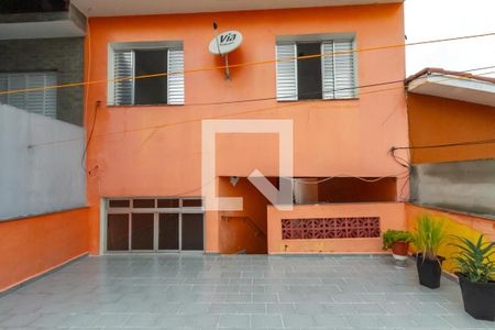 Casa à venda com 160m², 3 quartos e 2 vagas Casa à venda com 160m², 3 quartos e 2 vagasVaranda