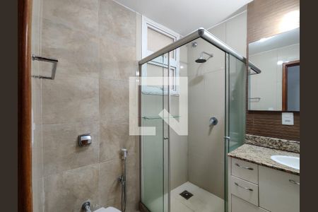 Apartamento para alugar com 112m², 3 quartos e 1 vaga Apartamento para alugar com 112m², 3 quartos e 1 vagaBanheiro Corredor