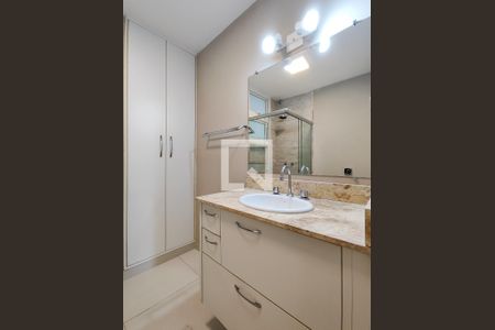 Apartamento para alugar com 112m², 3 quartos e 1 vaga Apartamento para alugar com 112m², 3 quartos e 1 vagaBanheiro da Suíte