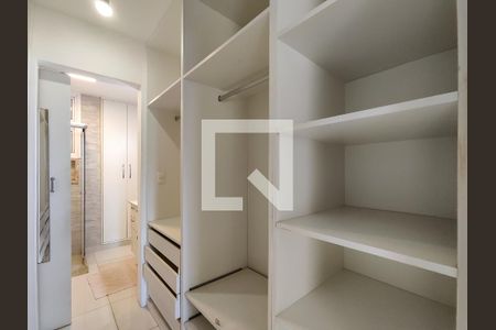 Apartamento para alugar com 112m², 3 quartos e 1 vaga Apartamento para alugar com 112m², 3 quartos e 1 vagaCloset da suíte