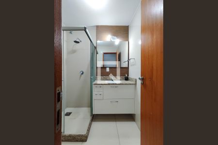 Apartamento para alugar com 112m², 3 quartos e 1 vaga Apartamento para alugar com 112m², 3 quartos e 1 vagaBanheiro Corredor