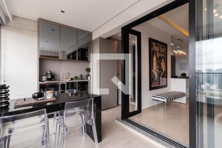 Varanda de apartamento à venda com 2 quartos, 98m² em Vila Nova Conceição, São Paulo