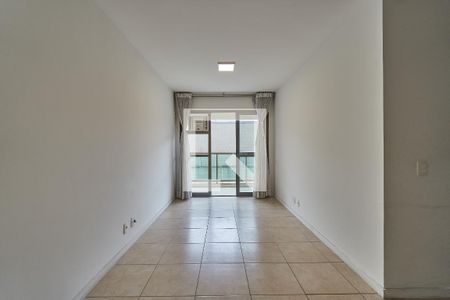 Apartamento à venda com 67m², 2 quartos e 1 vagaSala