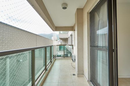 Apartamento à venda com 67m², 2 quartos e 1 vagaVaranda