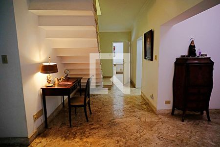 Corredor de casa à venda com 5 quartos, 598m² em Alto de Pinheiros, São Paulo