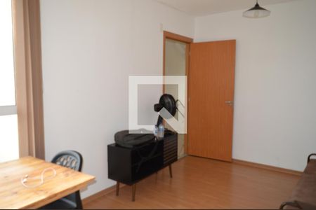 Sala de apartamento para alugar com 2 quartos, 53m² em Chácaras Reunidas Santa Terezinha, Contagem