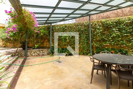 Casa à venda com 430m², 4 quartos e 4 vagasÁrea externa