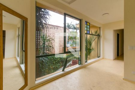 Casa à venda com 430m², 4 quartos e 4 vagasCorredor