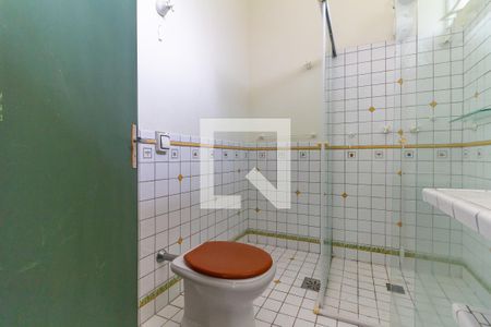 Casa à venda com 430m², 4 quartos e 4 vagasBanheiro da Suíte 4