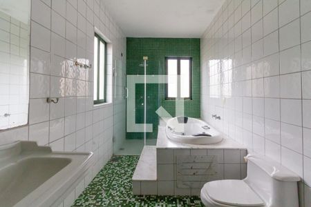 Casa à venda com 430m², 4 quartos e 4 vagasBanheiro da Suíte 1