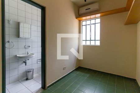 Casa à venda com 430m², 4 quartos e 4 vagasQuarto de Serviço