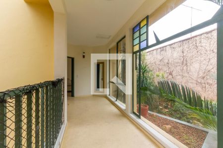 Casa à venda com 430m², 4 quartos e 4 vagasCorredor