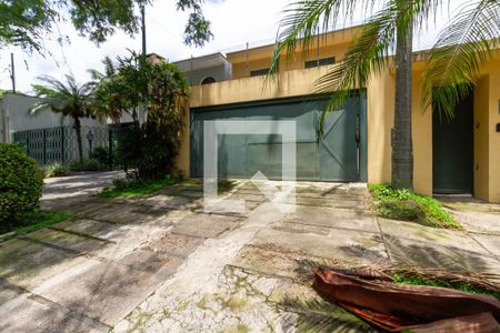 Casa à venda com 430m², 4 quartos e 4 vagasFachada