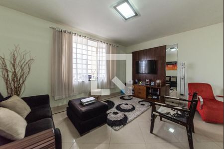 Sala de casa à venda com 4 quartos, 245m² em Vila Dom Pedro I, São Paulo