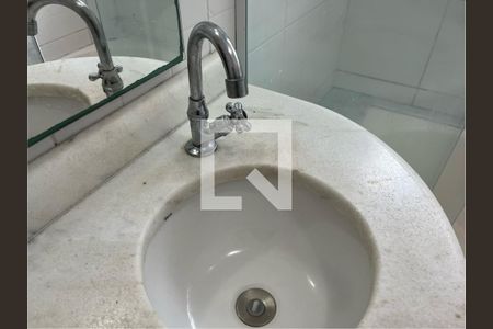 Casa à venda com 200m², 3 quartos e 2 vagasBanheiro 