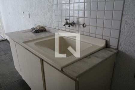 Casa à venda com 200m², 3 quartos e 2 vagasÁrea de Serviço