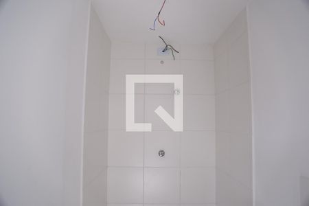 Banheiro de apartamento para alugar com 1 quarto, 16m² em Vila Mangalot, São Paulo