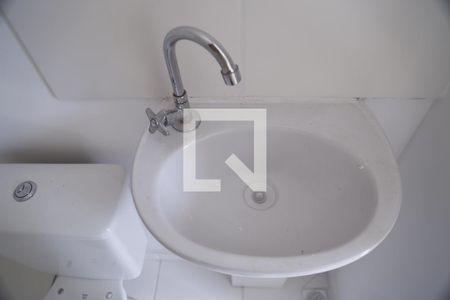 Banheiro de apartamento à venda com 1 quarto, 16m² em Vila Mangalot, São Paulo