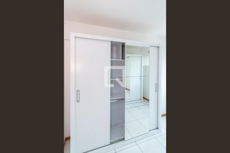 Apartamento à venda com 65m², 3 quartos e 1 vagaQuarto 2 - Armários