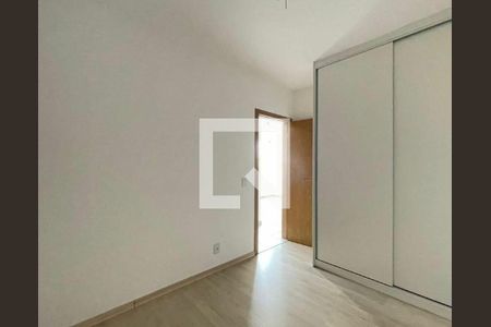 Quarto de apartamento à venda com 2 quartos, 68m² em Carlos Prates, Belo Horizonte