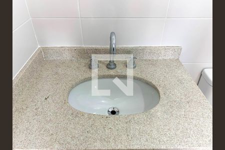 Apartamento para alugar com 65m², 2 quartos e 1 vaga Apartamento para alugar com 65m², 2 quartos e 1 vagaBanheiro da Suíte