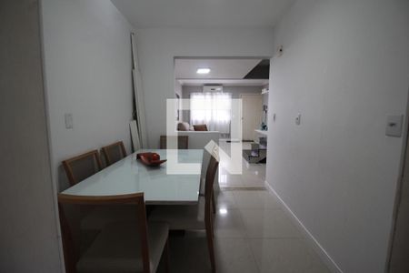 Sala de Jantar de casa de condomínio à venda com 2 quartos, 70m² em Rio Branco, Canoas