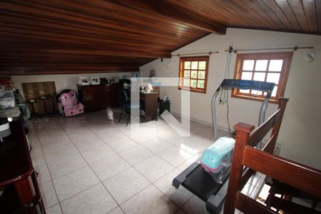 Casa de condomínio para alugar com 180m², 3 quartos e 2 vagasSótão