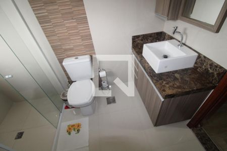 Casa de condomínio para alugar com 180m², 3 quartos e 2 vagasQuarto 1 - Banheiro