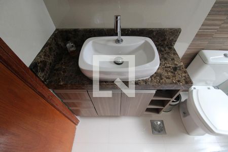 Casa de condomínio para alugar com 180m², 3 quartos e 2 vagasQuarto 2 - Banheiro