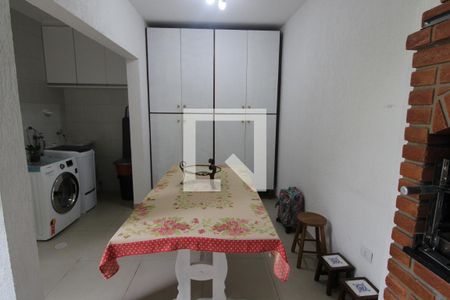 Casa de condomínio para alugar com 180m², 3 quartos e 2 vagasÁrea de Serviço