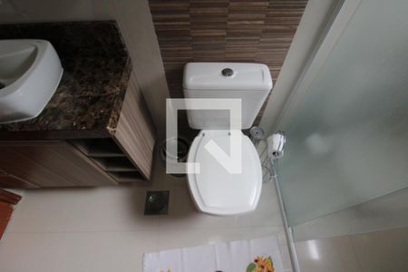 Casa de condomínio para alugar com 180m², 3 quartos e 2 vagasQuarto 2 - Banheiro