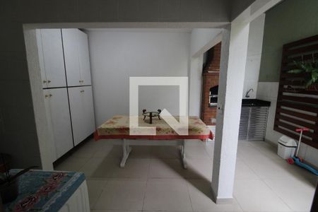 Casa de condomínio para alugar com 180m², 3 quartos e 2 vagasÁrea de Serviço