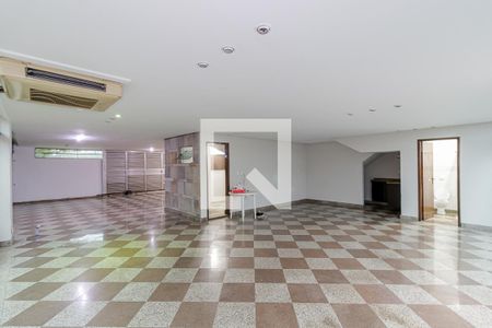 Casa para alugar com 299m², 3 quartos e 8 vagasGaragem - Salão