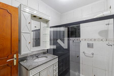 Casa para alugar com 299m², 3 quartos e 8 vagasBanheiro
