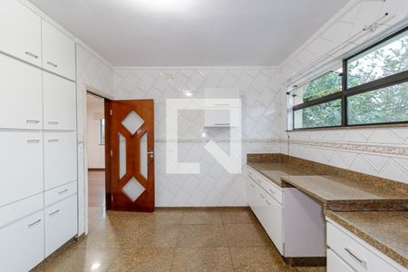 Casa para alugar com 299m², 3 quartos e 8 vagasCozinha