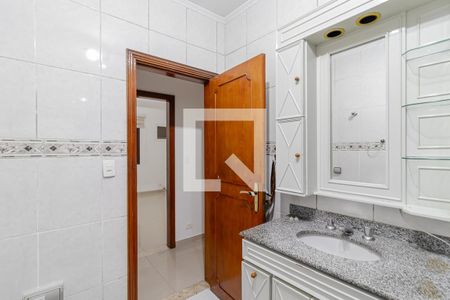 Casa para alugar com 299m², 3 quartos e 8 vagasBanheiro