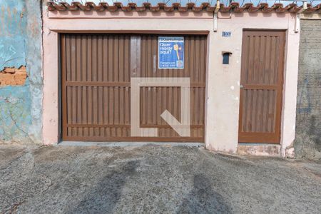 Casa à venda com 177m², 3 quartos e 7 vagas Casa à venda com 177m², 3 quartos e 7 vagasFachada Casa 1 e 2