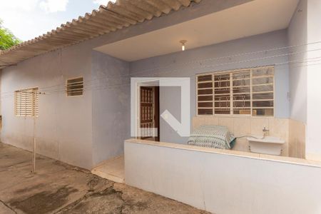 Casa à venda com 177m², 3 quartos e 7 vagas Casa à venda com 177m², 3 quartos e 7 vagasCasa 2- Fachada
